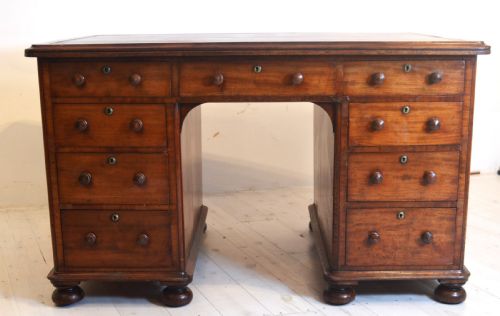 PEDESTAL DESK - ADDITIONAL PHOTO 1