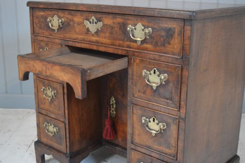 KNEE HOLE DESK IN WALNUT - ADDITIONAL PHOTO 3