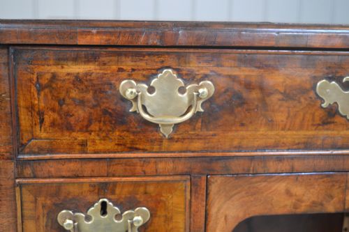 KNEE HOLE DESK IN WALNUT - ADDITIONAL PHOTO 8