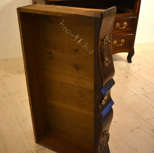FRENCH PROVINCIAL WALNUT COMMODE - ADDITIONAL PHOTO 5