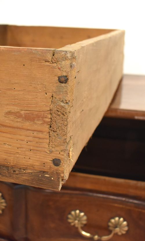 FRENCH PROVINCIAL WALNUT COMMODE - ADDITIONAL PHOTO 10
