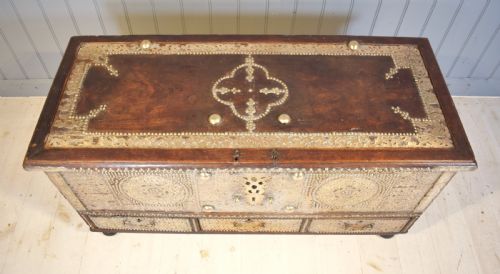 ZANZIBAR CHEST 19TH CENTURY - ADDITIONAL PHOTO 1