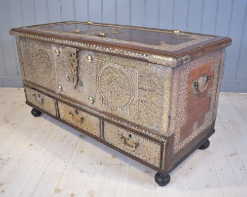 ZANZIBAR CHEST 19TH CENTURY - ADDITIONAL PHOTO 5