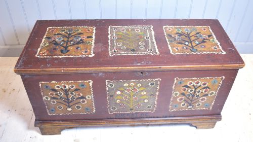 PAINTED PINE BOX 1885 - ADDITIONAL PHOTO 1
