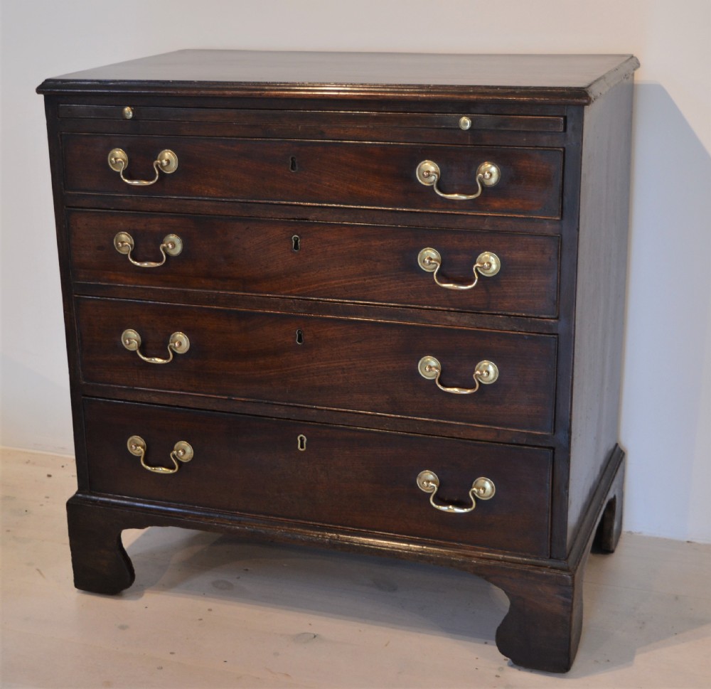 Georgian chest of drawers