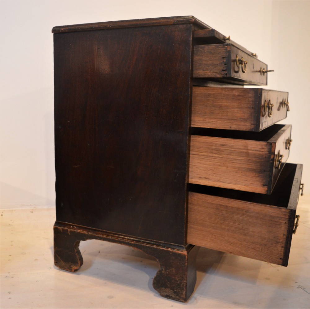 Georgian chest of drawers View III