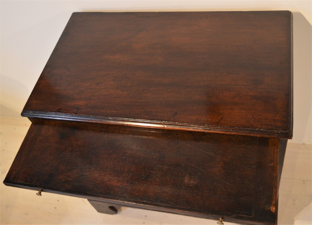 Georgian chest of drawers View IV