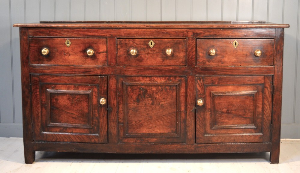 Dresser base