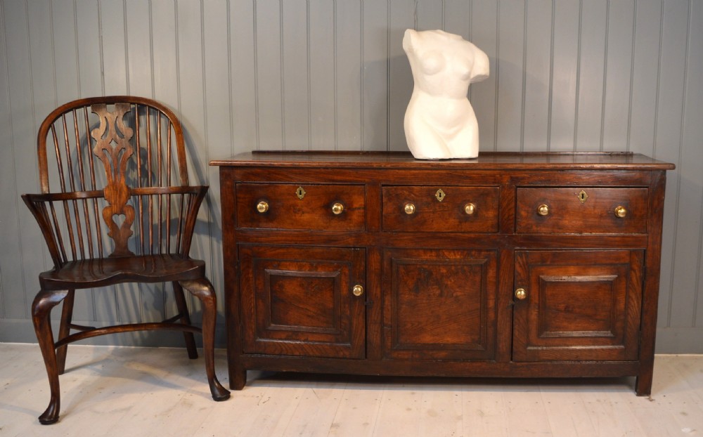 Dresser base View III