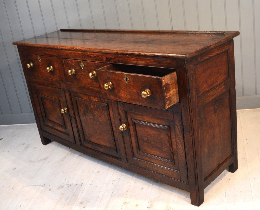 Dresser base View IV