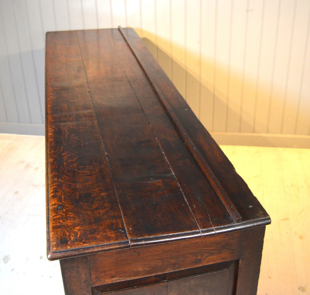 Dresser base View V