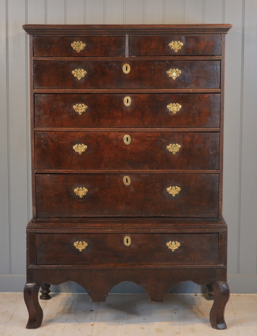 Oak chest on stand
