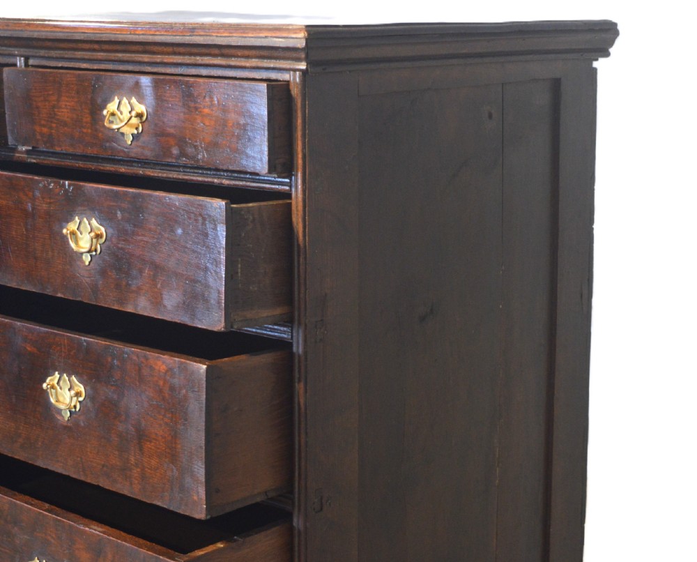 Oak chest on stand View VI