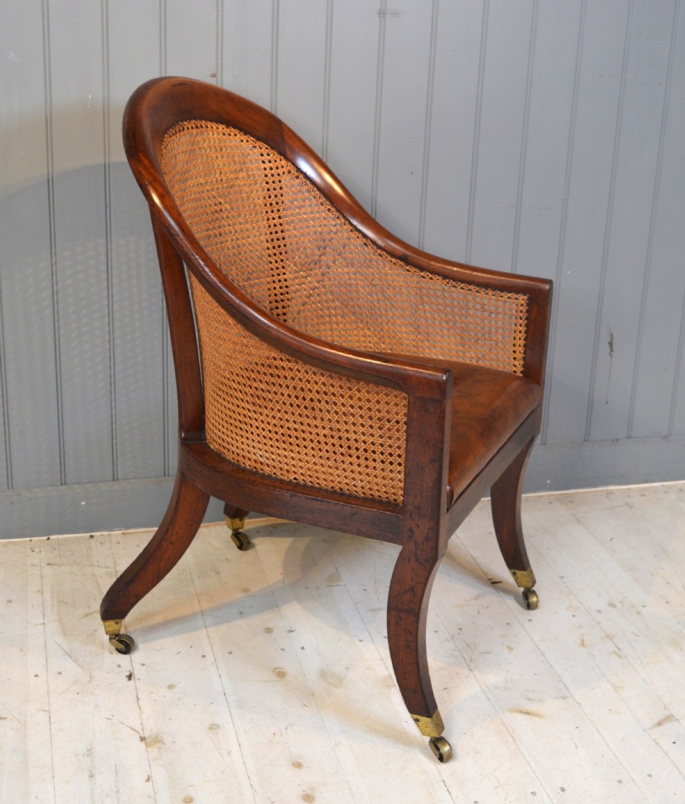 bergere chair View II