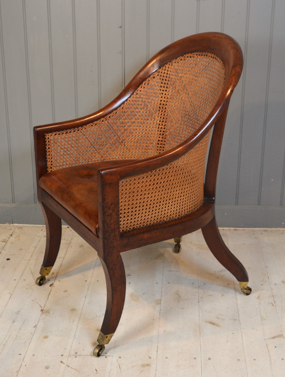 bergere chair View V