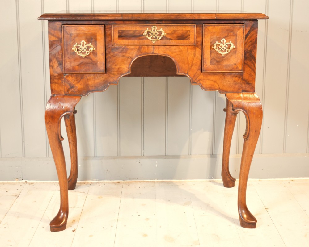 18th century walnut lowboy side table