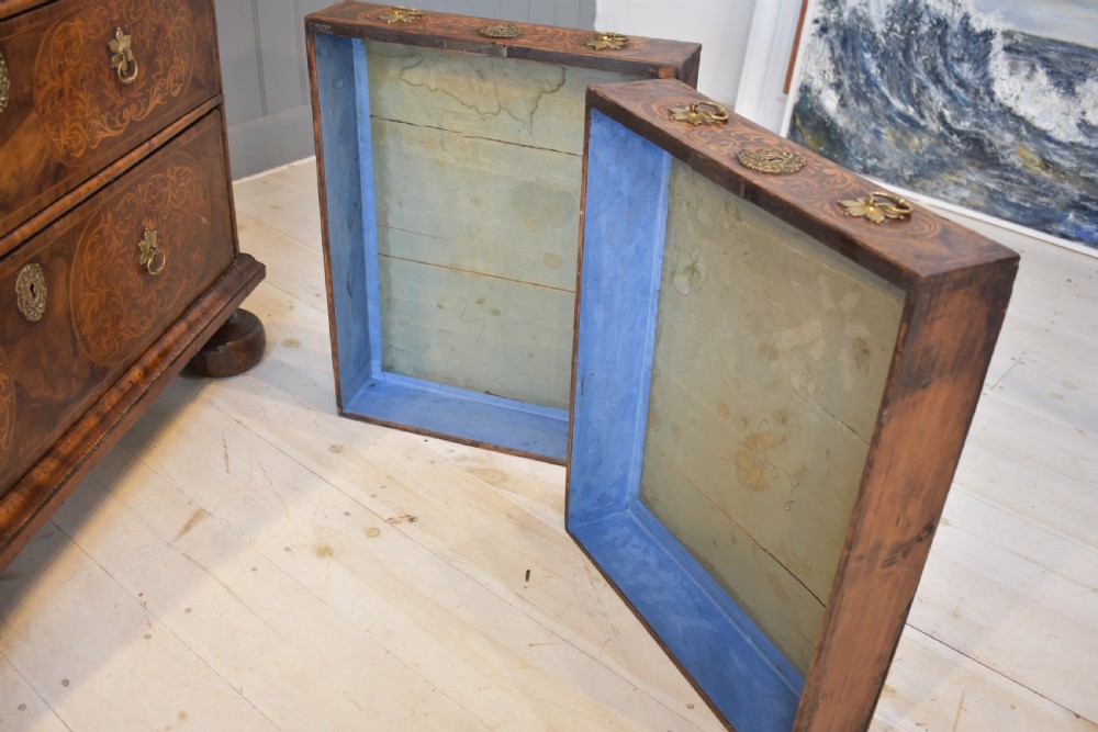 Walnut and seaweed marquetry 17th century chest of drawers View VI