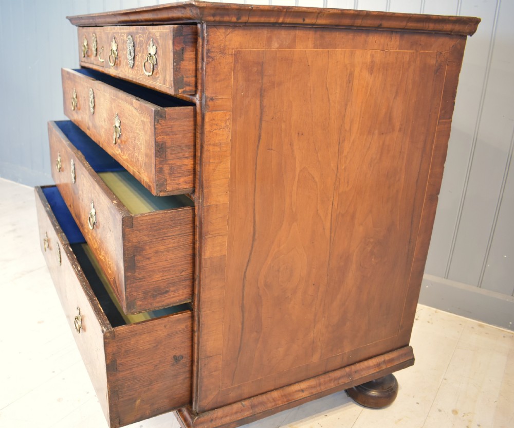 Walnut and seaweed marquetry 17th century chest of drawers View X