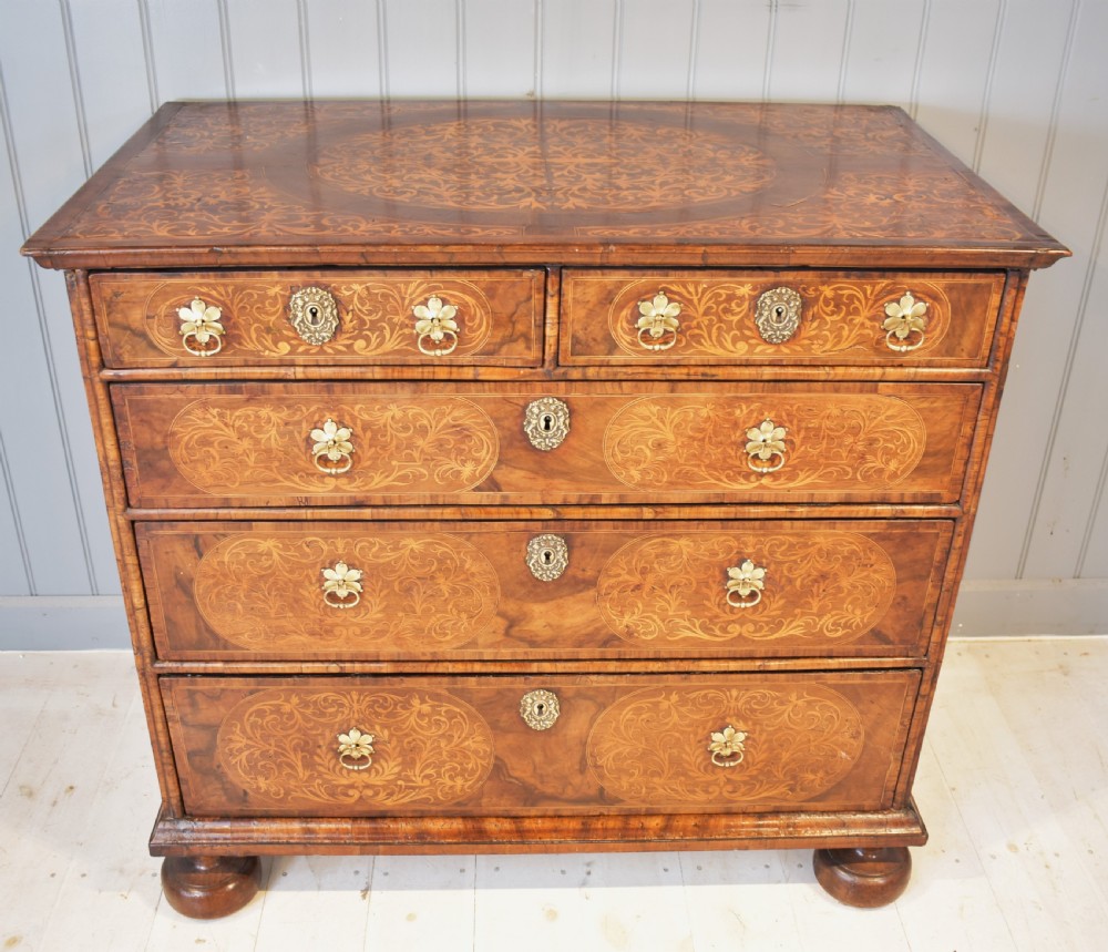 Walnut and seaweed marquetry 17th century chest of drawers View XII