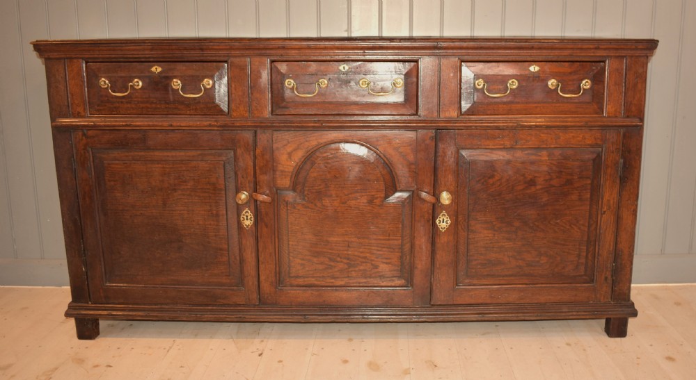 Dresser base oak 