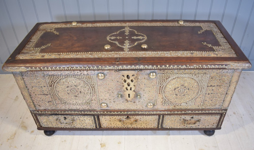 zanzibar chest 19th century View III