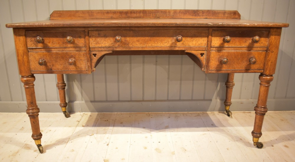 Writing table in oak (Holland & Sons) View II