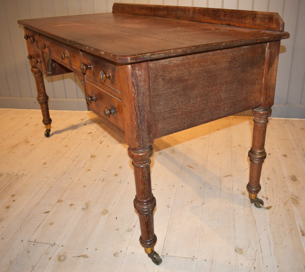 Writing table in oak (Holland & Sons) View V