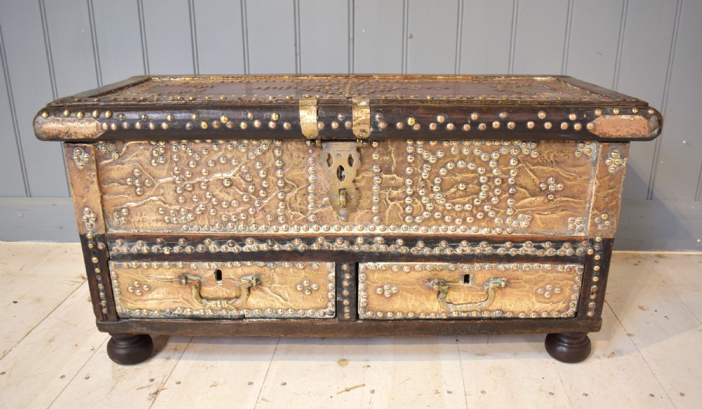 zanzibar small chest