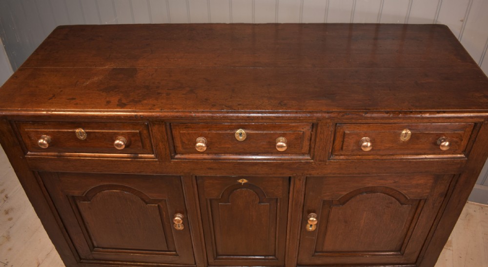 Dresser base in oak View VI