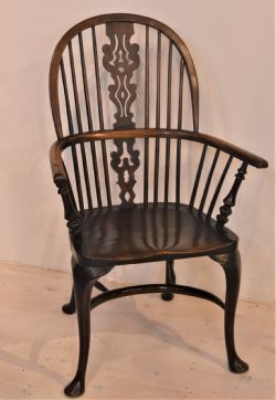 WINDSOR CAB LEGGED CHAIR