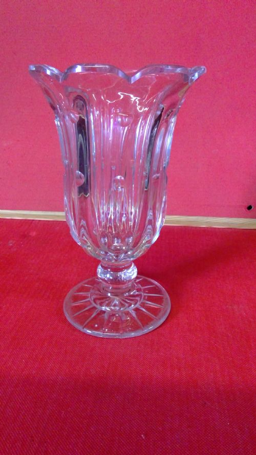 a fine heavy quality Stourbridge Victorian crystal cut glass celery vase on a star cut pedestal base