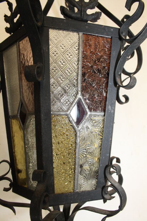 EARLY 20TH CENTURY STAINED GLASS PORCH LIGHT - ADDITIONAL PHOTO 1