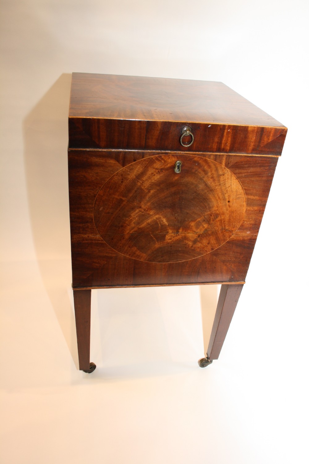 Early 19th Century Mahogany Cellaret