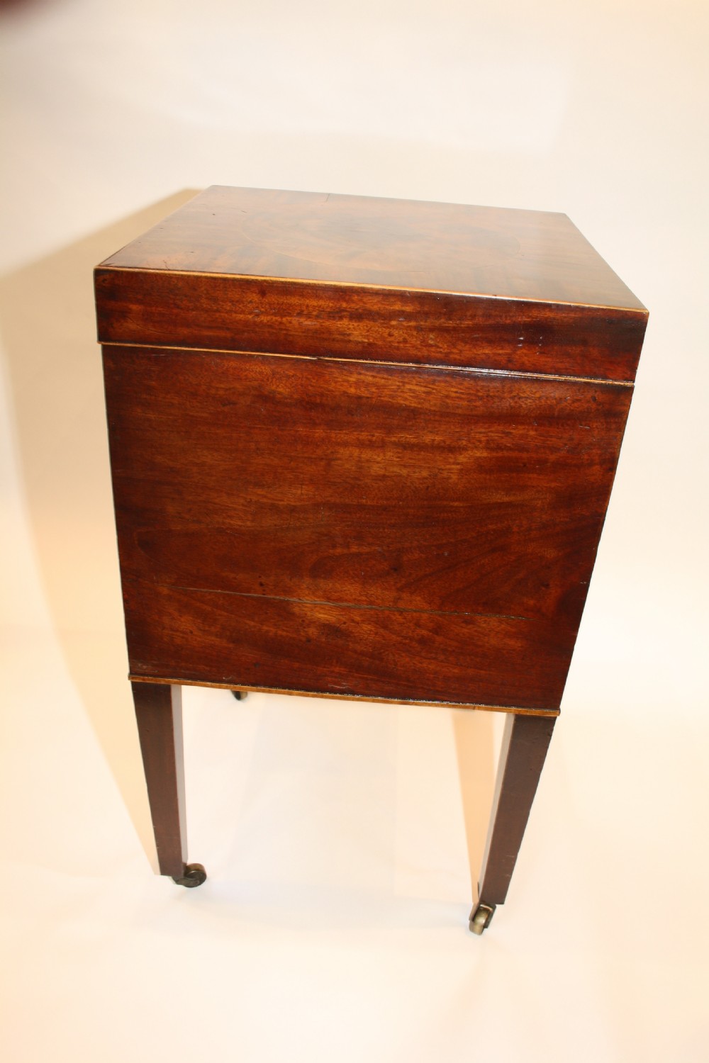 Early 19th Century Mahogany Cellaret View VI