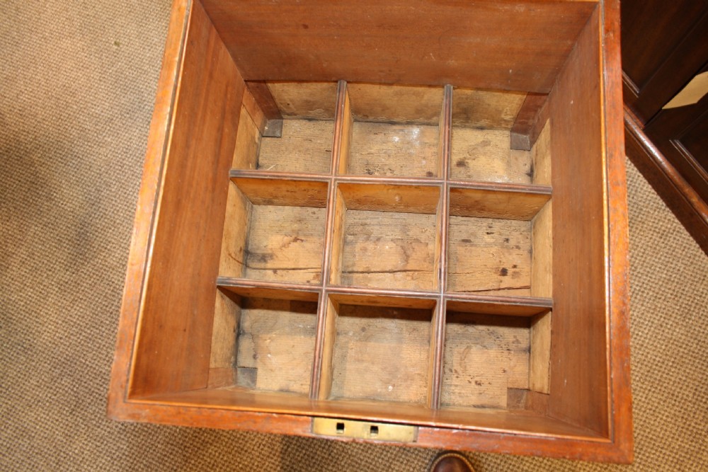 Early 19th Century Mahogany Cellaret View XI