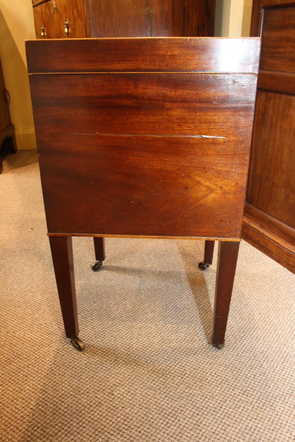 Early 19th Century Mahogany Cellaret View XII