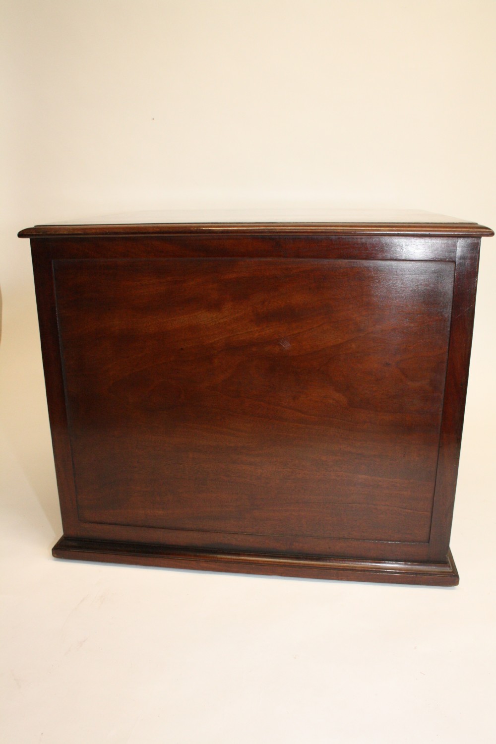 Super Quality Box Cabinet View III