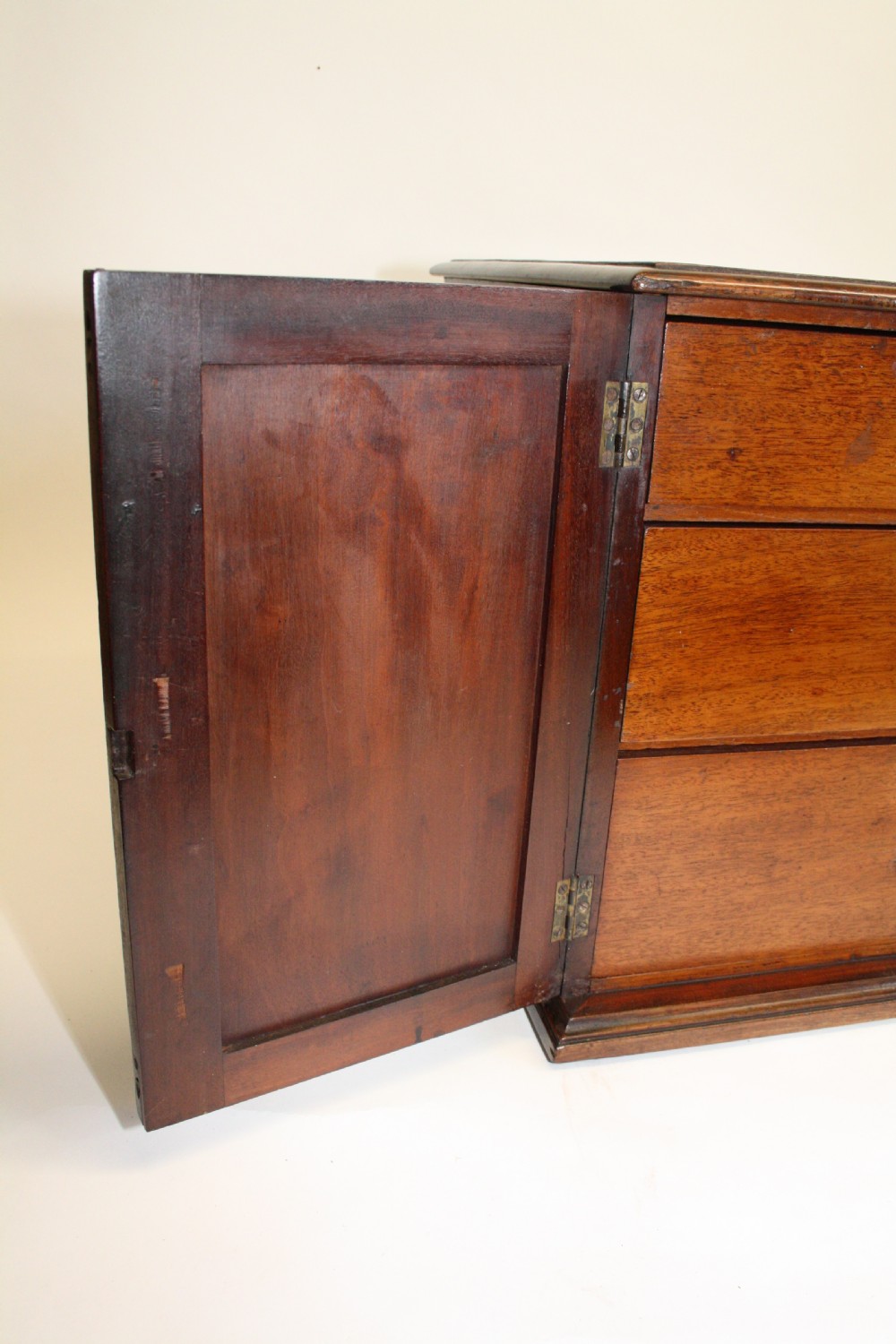 Super Quality Box Cabinet View VI