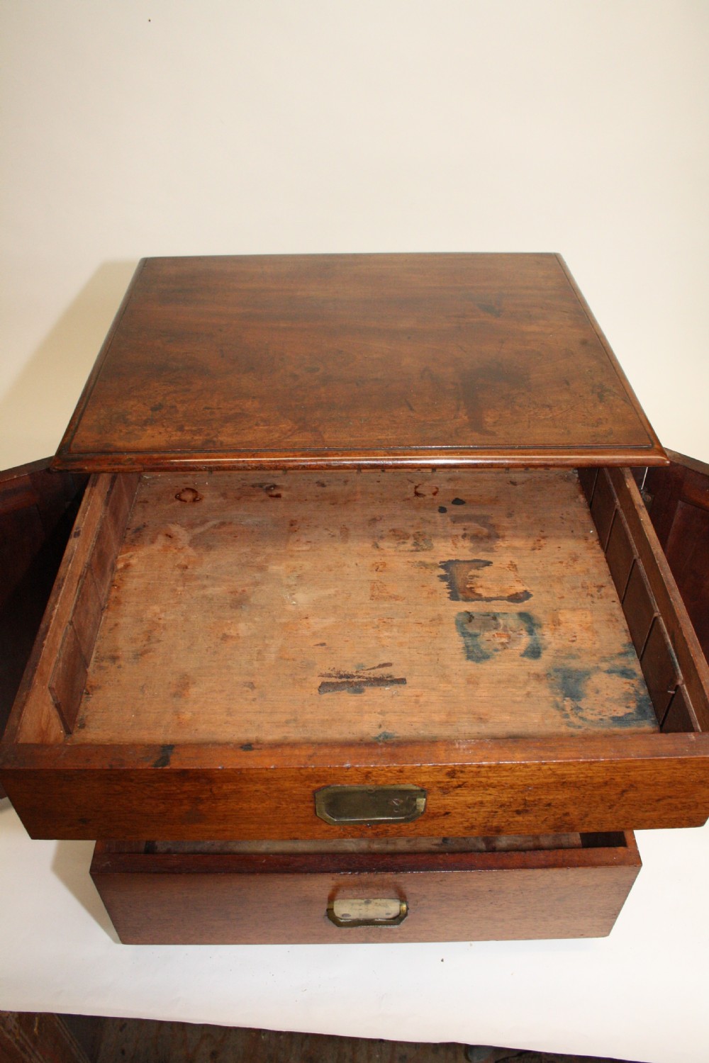 Super Quality Box Cabinet View XI