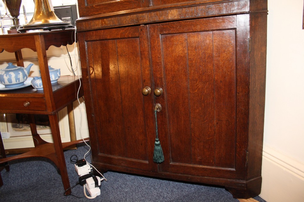 Late 18th century oak floor standing corner cupboard View III