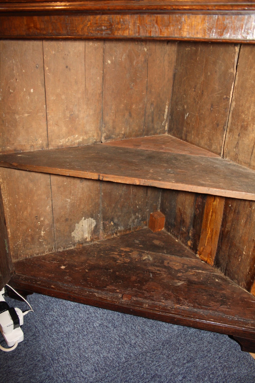Late 18th century oak floor standing corner cupboard View IX