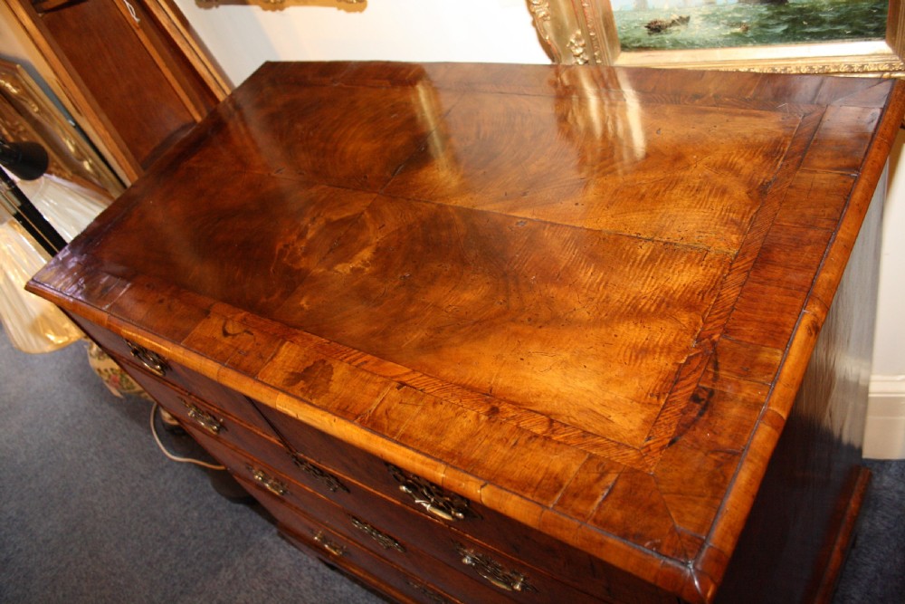 Early 18th century walnut chest of drawers View II