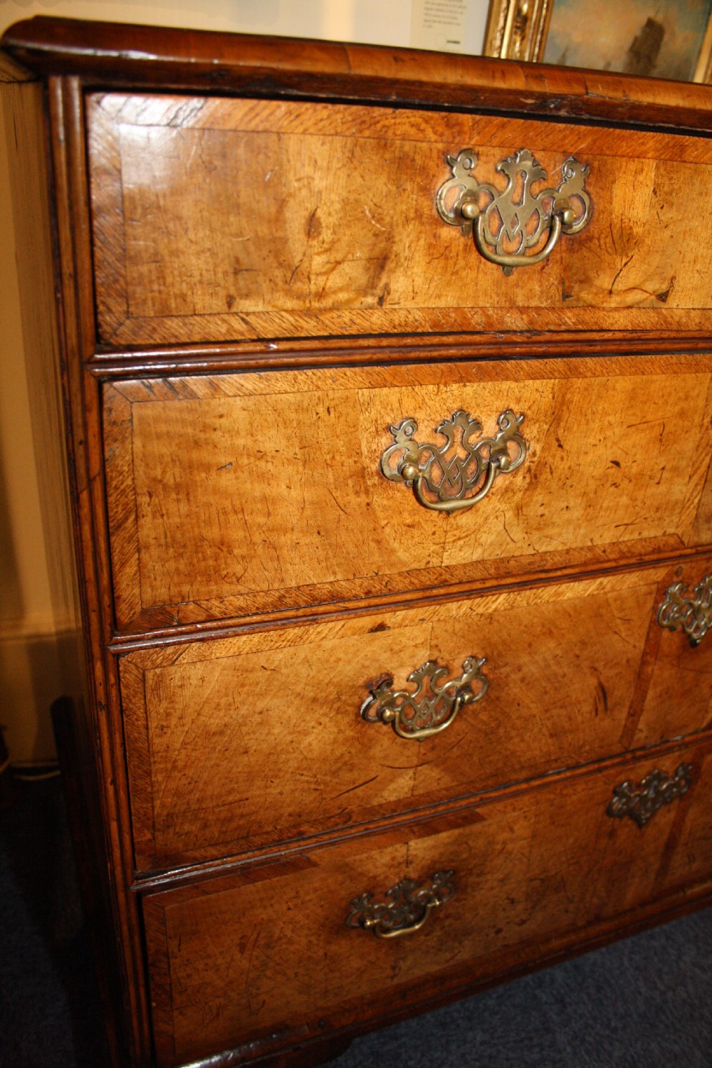 Early 18th century walnut chest of drawers View III