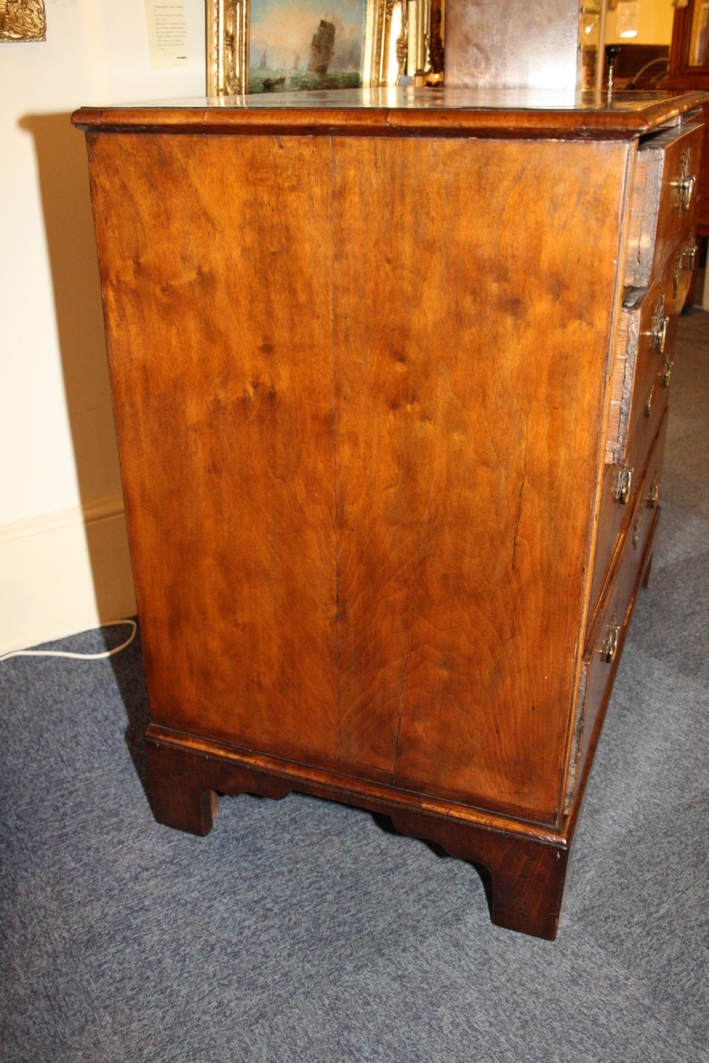 Early 18th century walnut chest of drawers View VII
