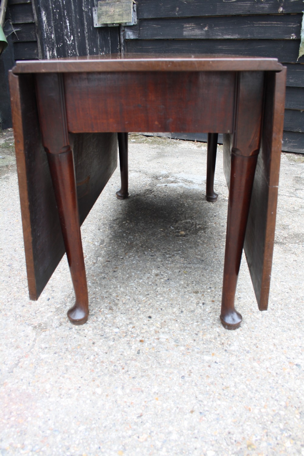 George II mahogany dropleaf table View II