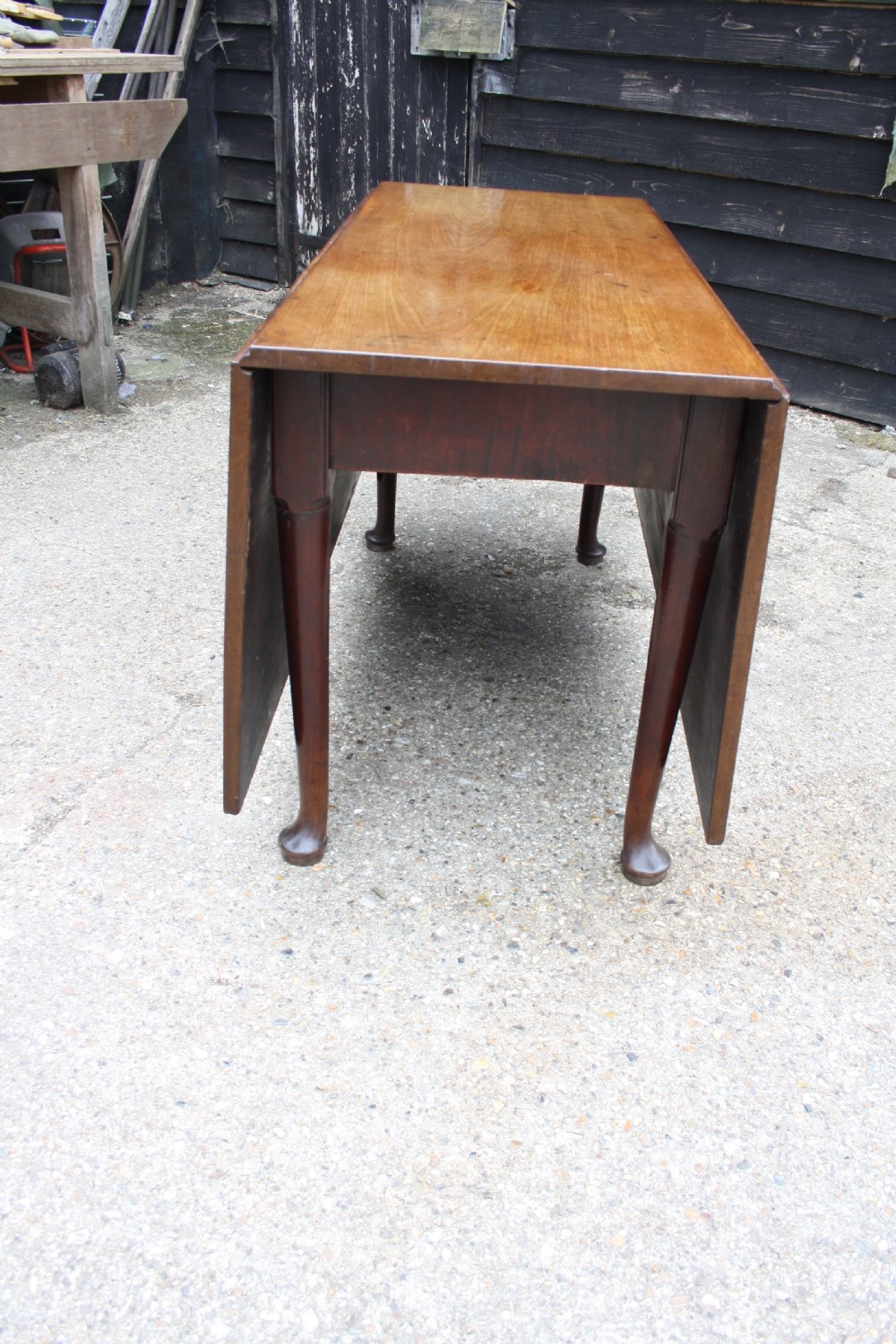 George II mahogany dropleaf table View III
