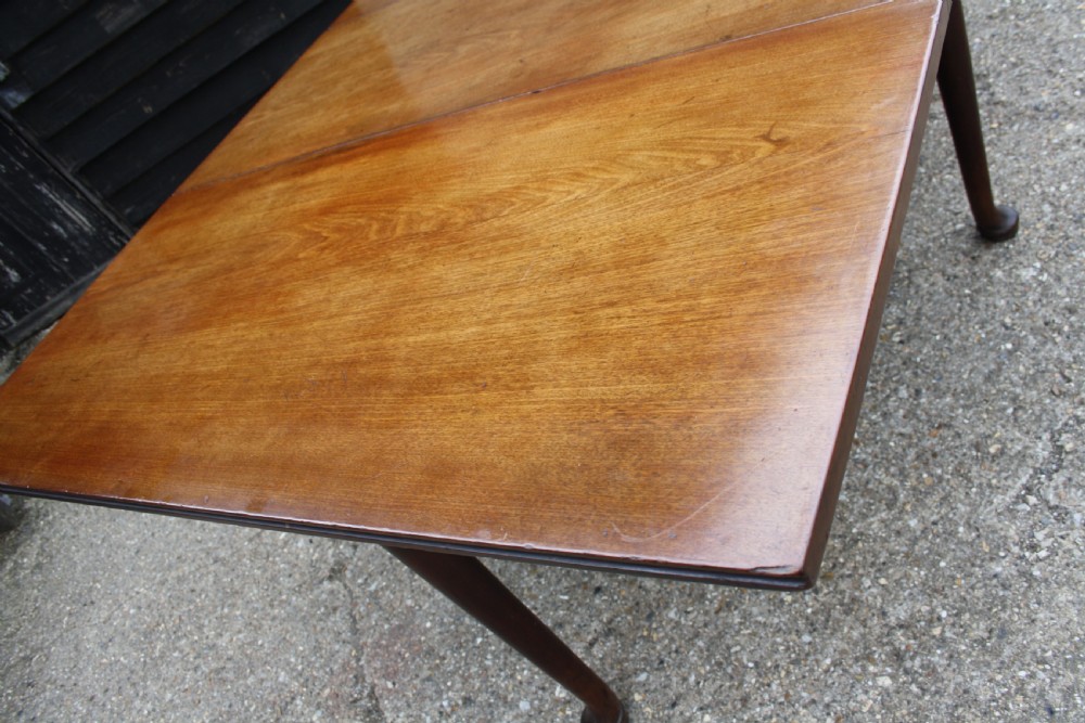 George II mahogany dropleaf table View VI