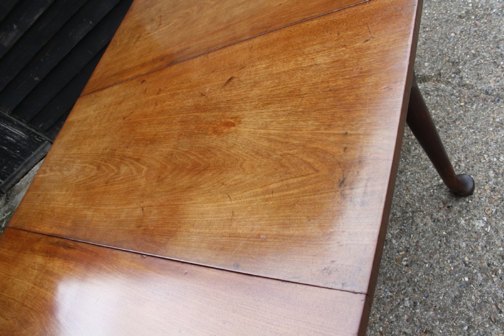George II mahogany dropleaf table View VII