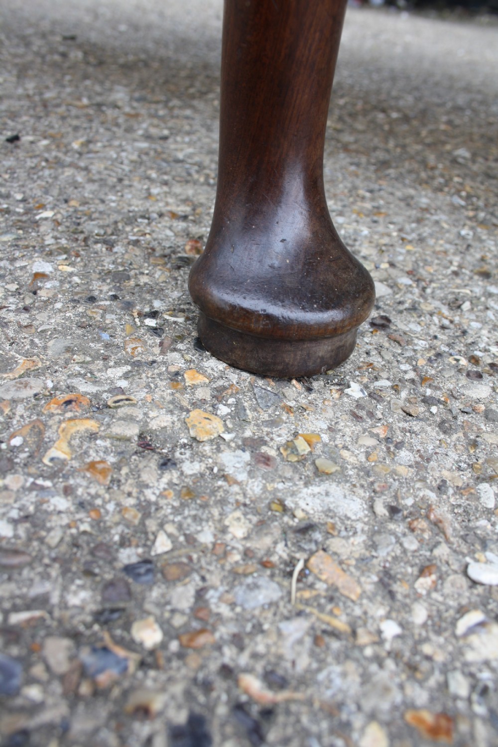 George II mahogany dropleaf table View X