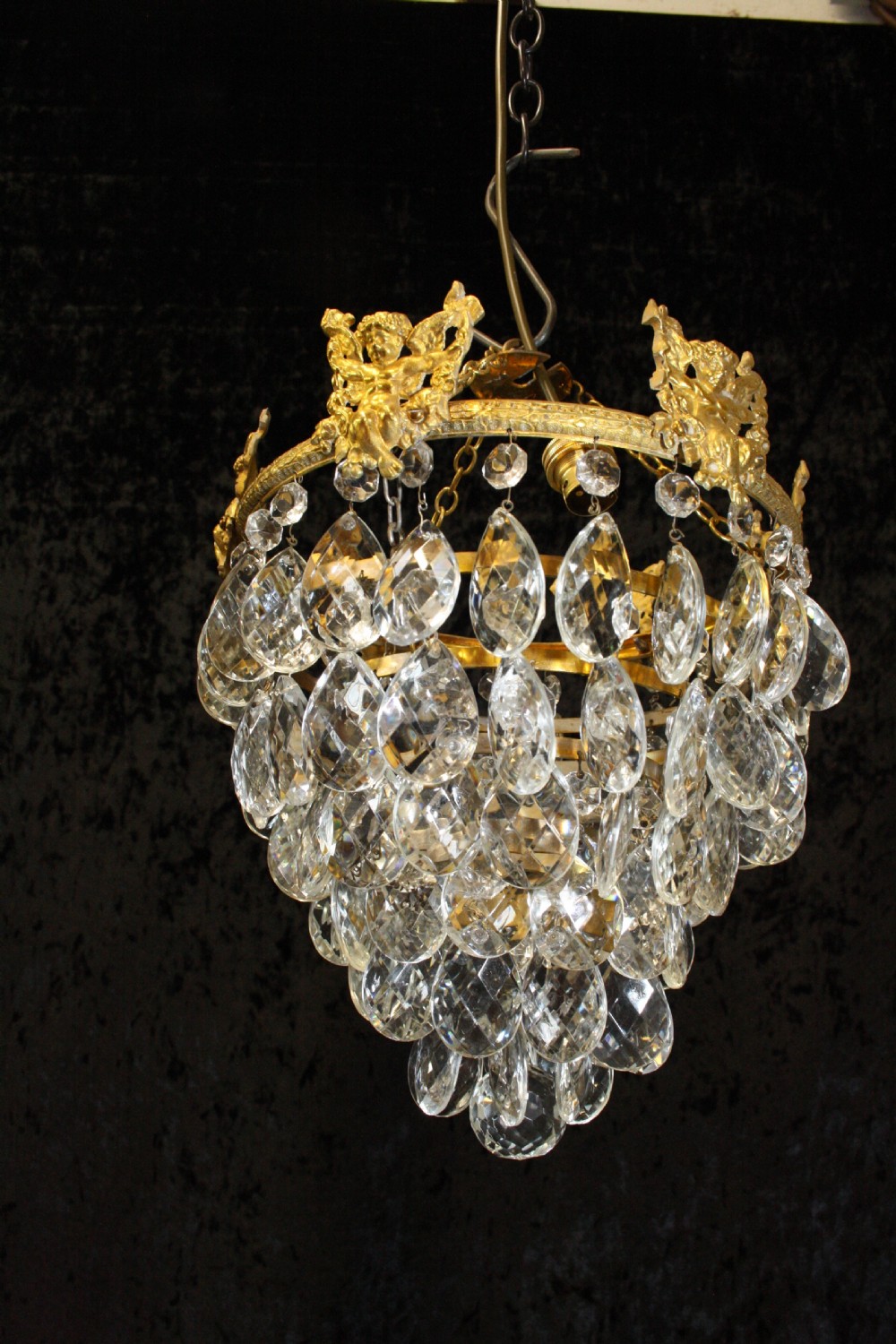 Early 20th century cut glass chandelier View VII
